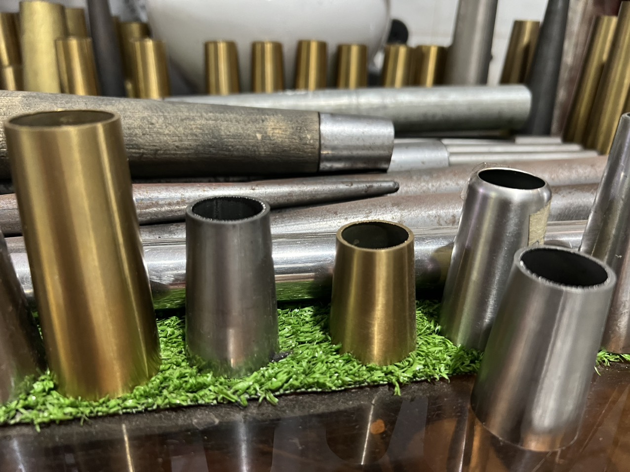 Gia công ống chân côn bàn ghế-ống chân cole-Tạo điểm nhấn cho phòng khách với chân ống côn bàn ghế