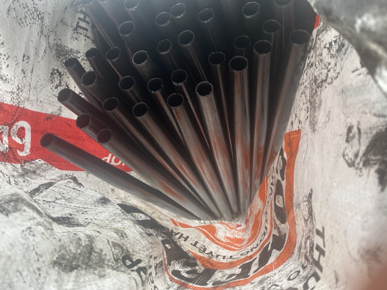 Ống côn bàn ghế nội thất chân đồng-ống cole bàn ghế nội thất chân inox -Khám phá đặc điểm nổi bật của chân ống cole trong sản xuất bàn ghế