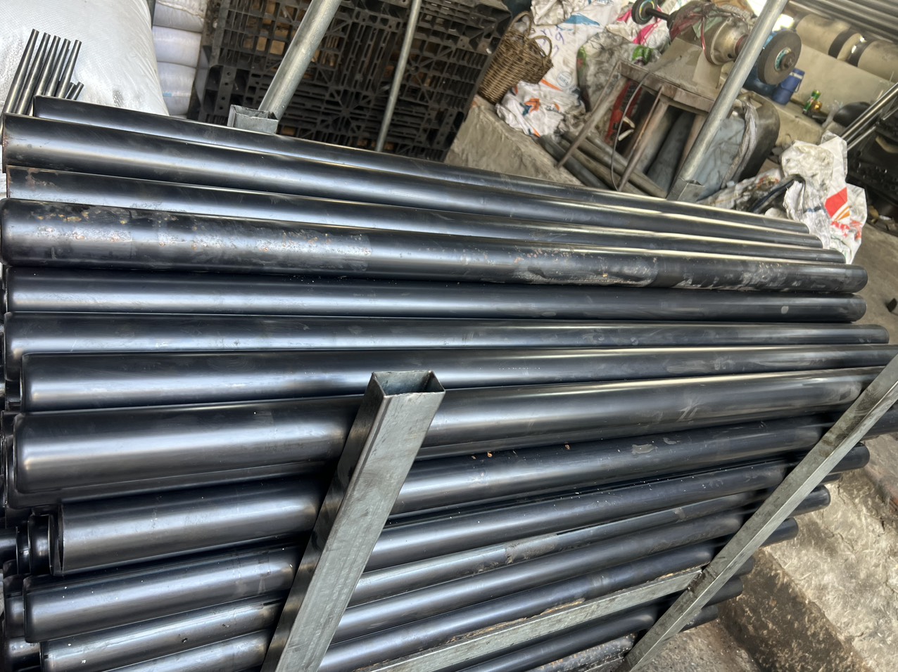 Gia công ống chân côn bàn ghế-Chân ống côn bàn ghế - Sự lựa chọn thông minh cho văn phòng làm việc