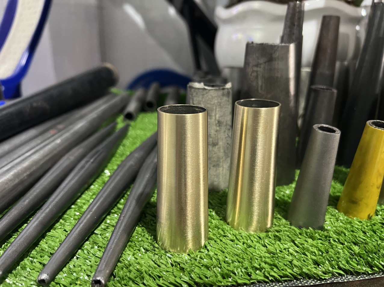 Gia công ống côn bàn ghế-ống vuốt chân cole -ống côn bàn ghế còn thể hiện sự tinh tế và đẳng cấp cho không gian sống.