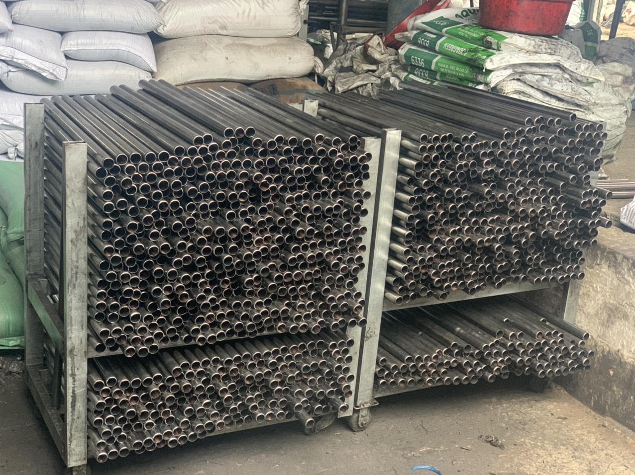 Ống chân côn bàn ghế-chân ống côn- ống cole bàn ghế-Sản phẩm bàn ghế ống cole đa dạng về kiểu dáng và màu sắc