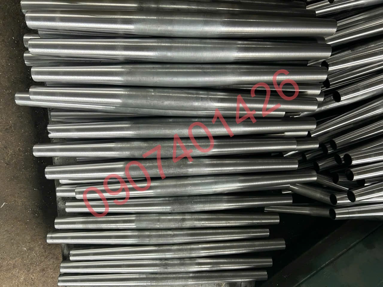 Nhận Gia Công Vuốt Ống Côn Giá Rẻ ở Quận 8